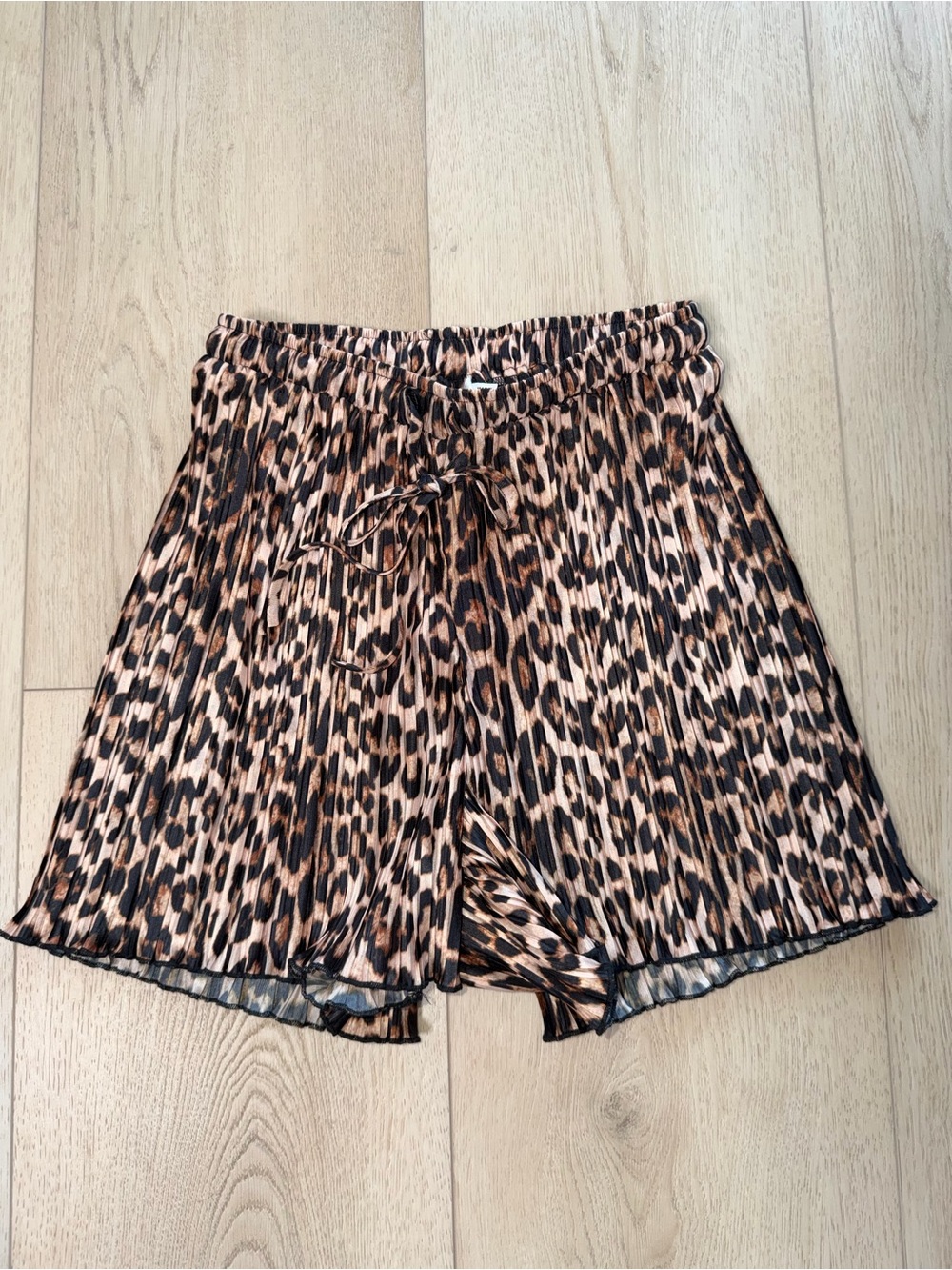 NEW Good American Leopard Plisse Shorts - Size 00/0